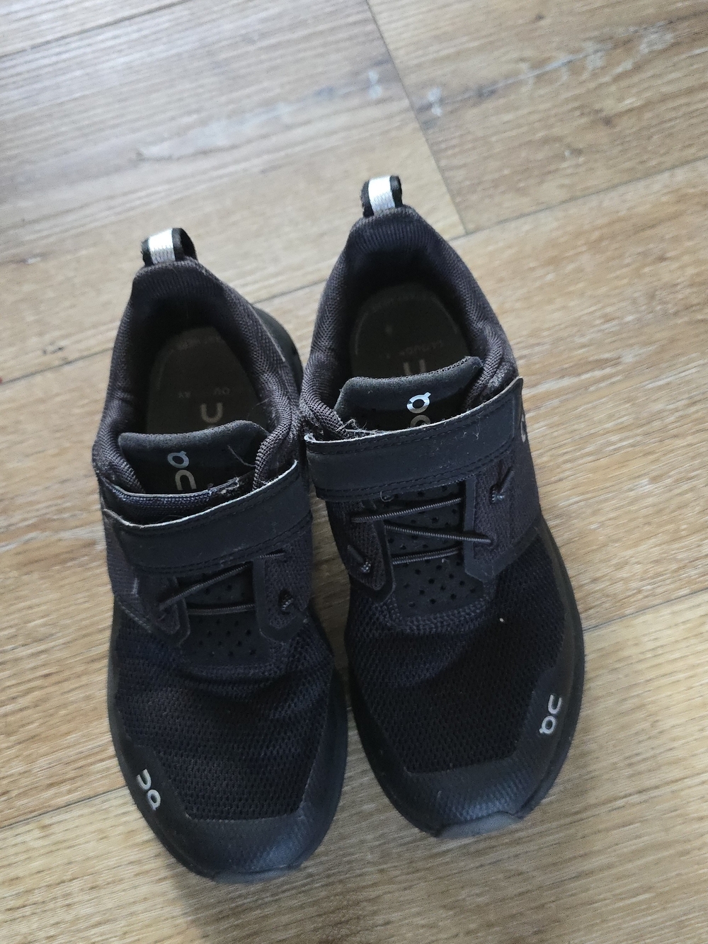 On Running Cloud Kids' Lightweight Black Running Sneakers